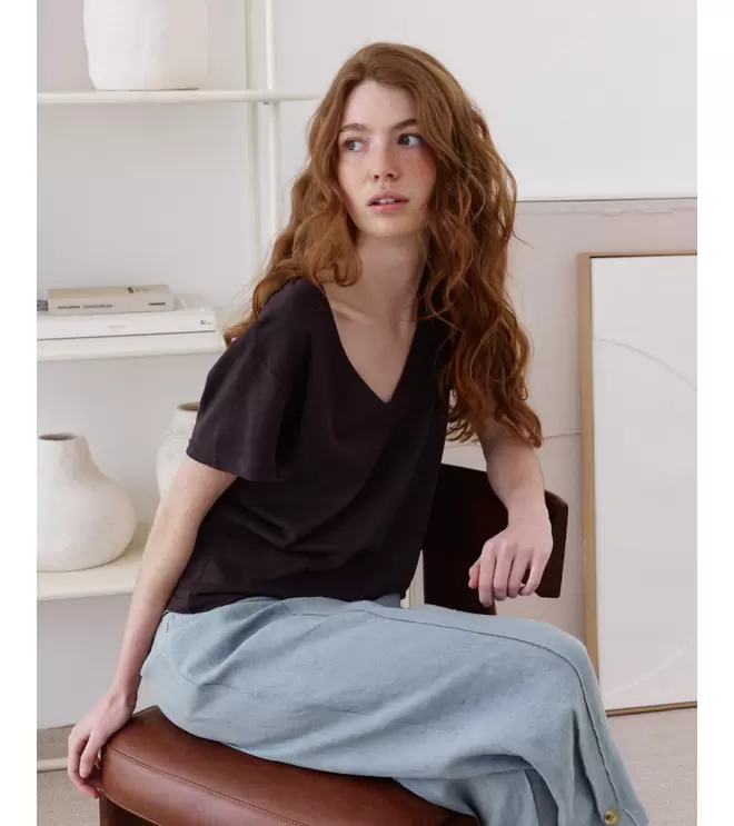 CAMISETA CUELLO PICO