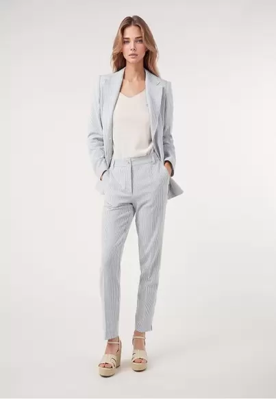 Pantalón rayas seersucker. Traje AZUL