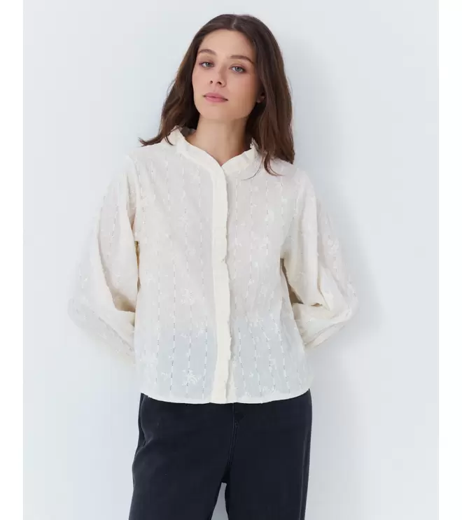 CAMISA BORDADA CON VOLANTES
