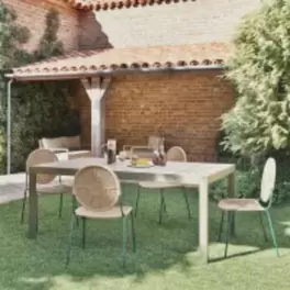 Doolin - Mesa de jardín extensible de aluminio efecto madera y verde caqui 185/280 cm