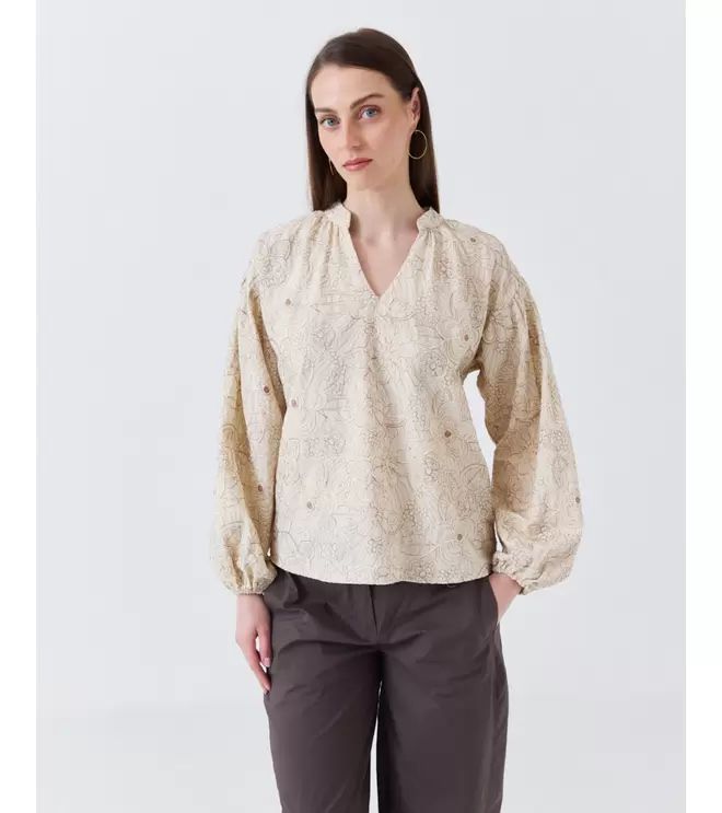 CAMISA BORDADOS FLOR BRILLOS