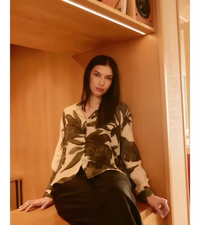 CAMISA SEMITRANSPARENTE HOJAS