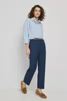 Pantalón chino con cinturón