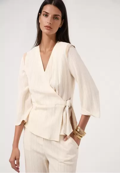 Blusa falso plisado. Conjunto CRUDO