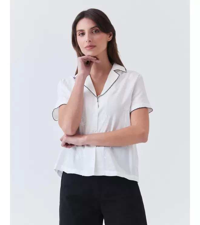CAMISA MANGA CORTA BORDADA