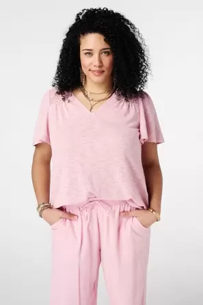 Top con mangas mariposa