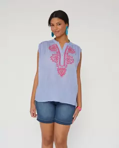 Blusa Manga Caida Con Bordado Contraste Azul