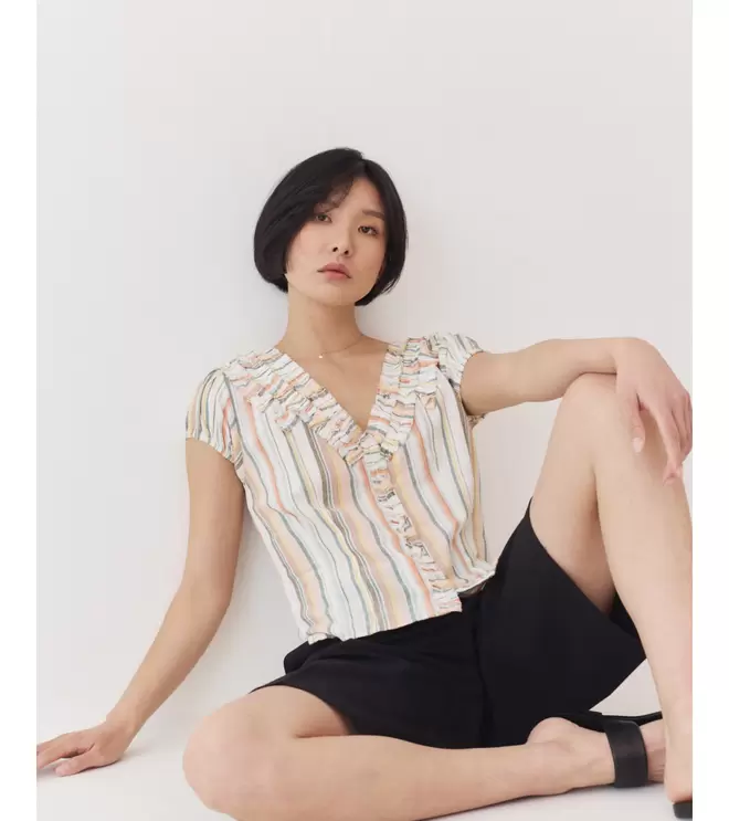 BLUSA RAYAS CON VOLANTES