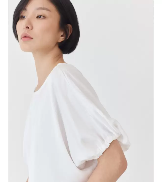 BLUSA DETALLE MANGAS