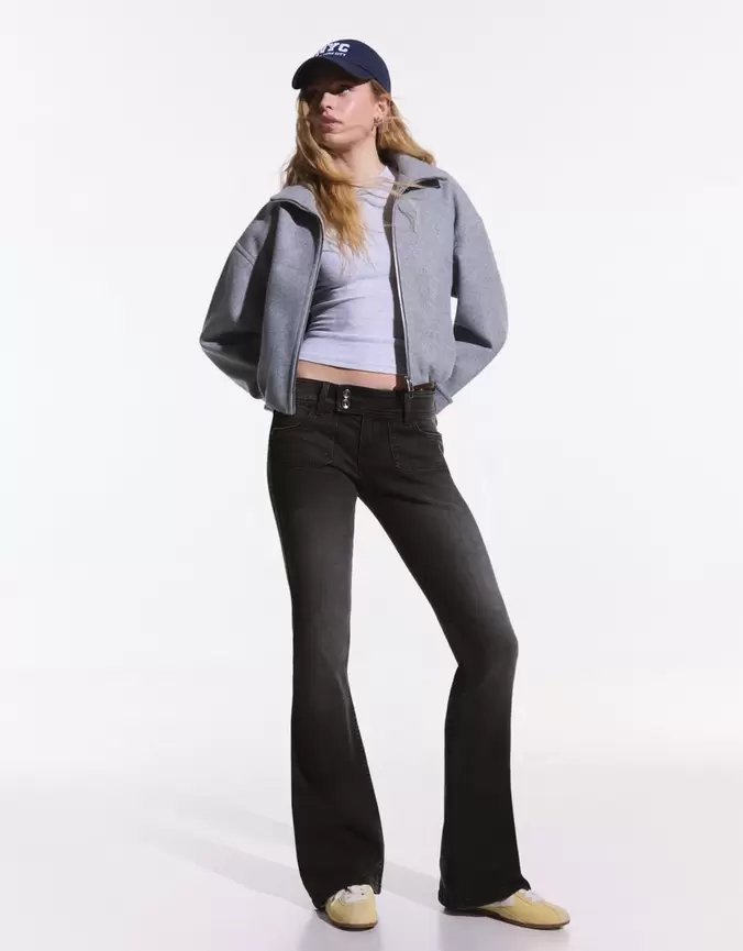 Jeans bootcut tiro bajo