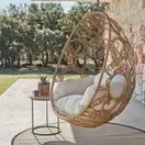 Boayana - Sillón colgante de exterior en resina reciclada imitación ratán y cojín crudo (base se vende por separado)