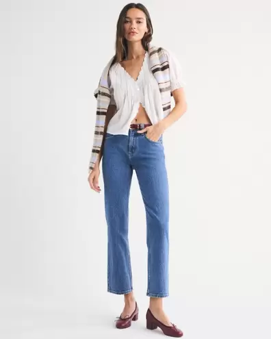 High Rise 90s Cropped Straight Jean