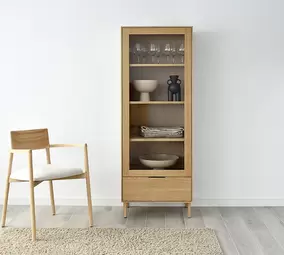 VITRINA VISSË UNA PUERTA