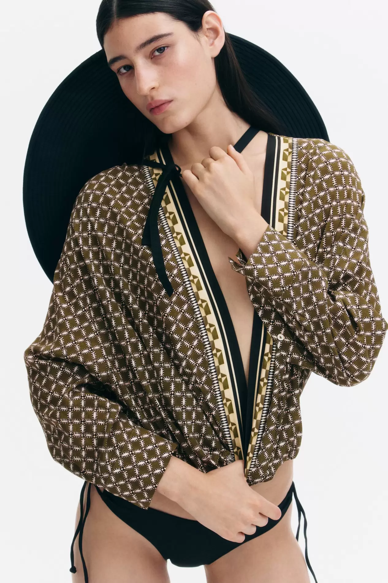 Blusa de viscosa con diseño cruzado