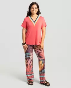 Camiseta Con Pechera Escote De Pico Coral