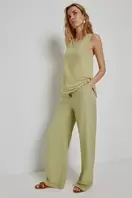 Pantalón ancho