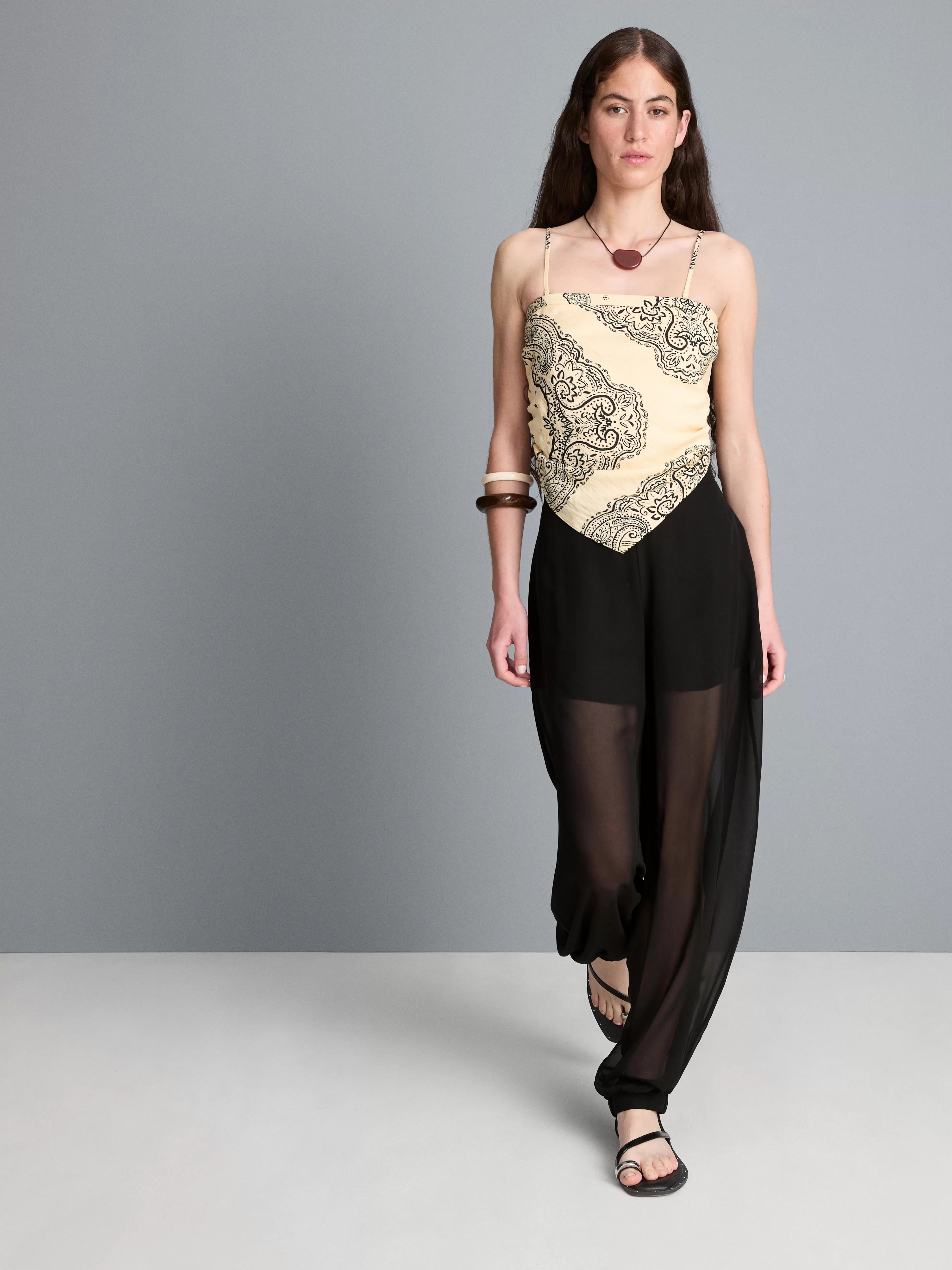 Pantalones de malla con bajos ajustados