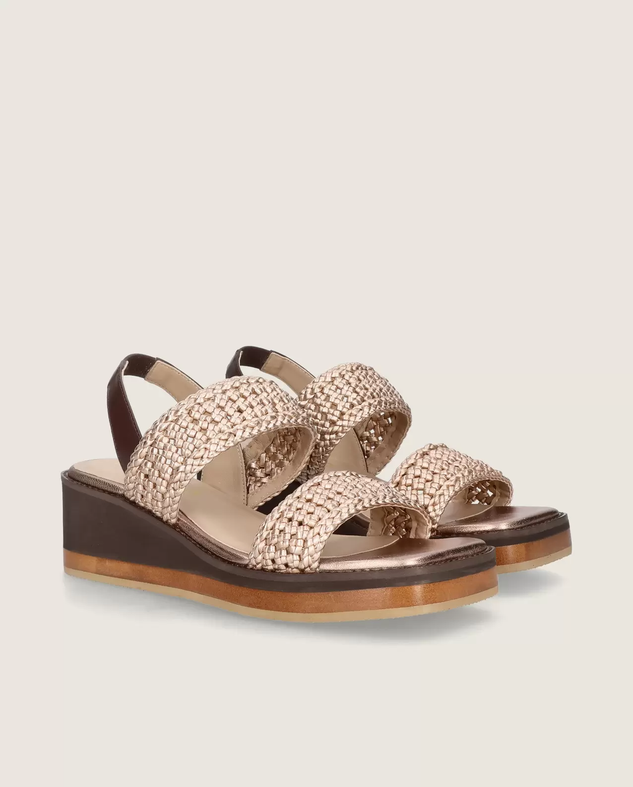 Ariana Sandal in nude metallic leather