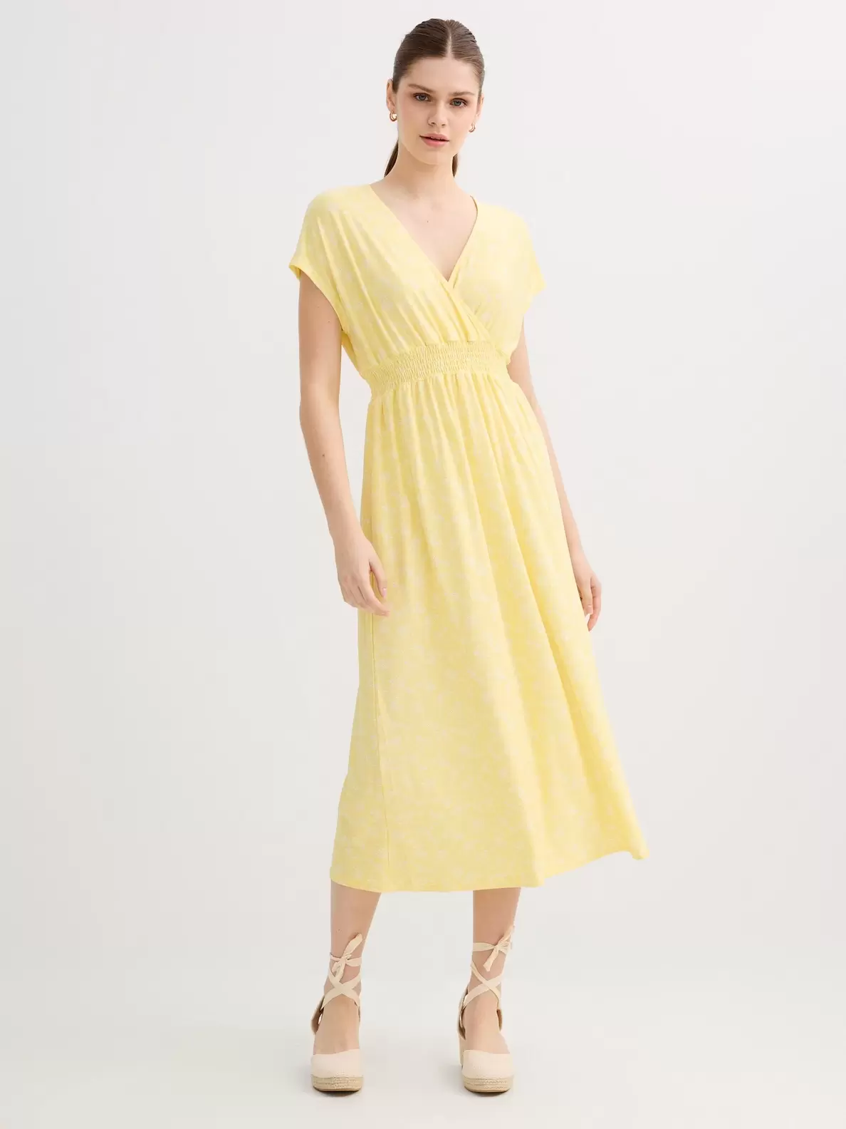 Vestido midi flores nido abeja