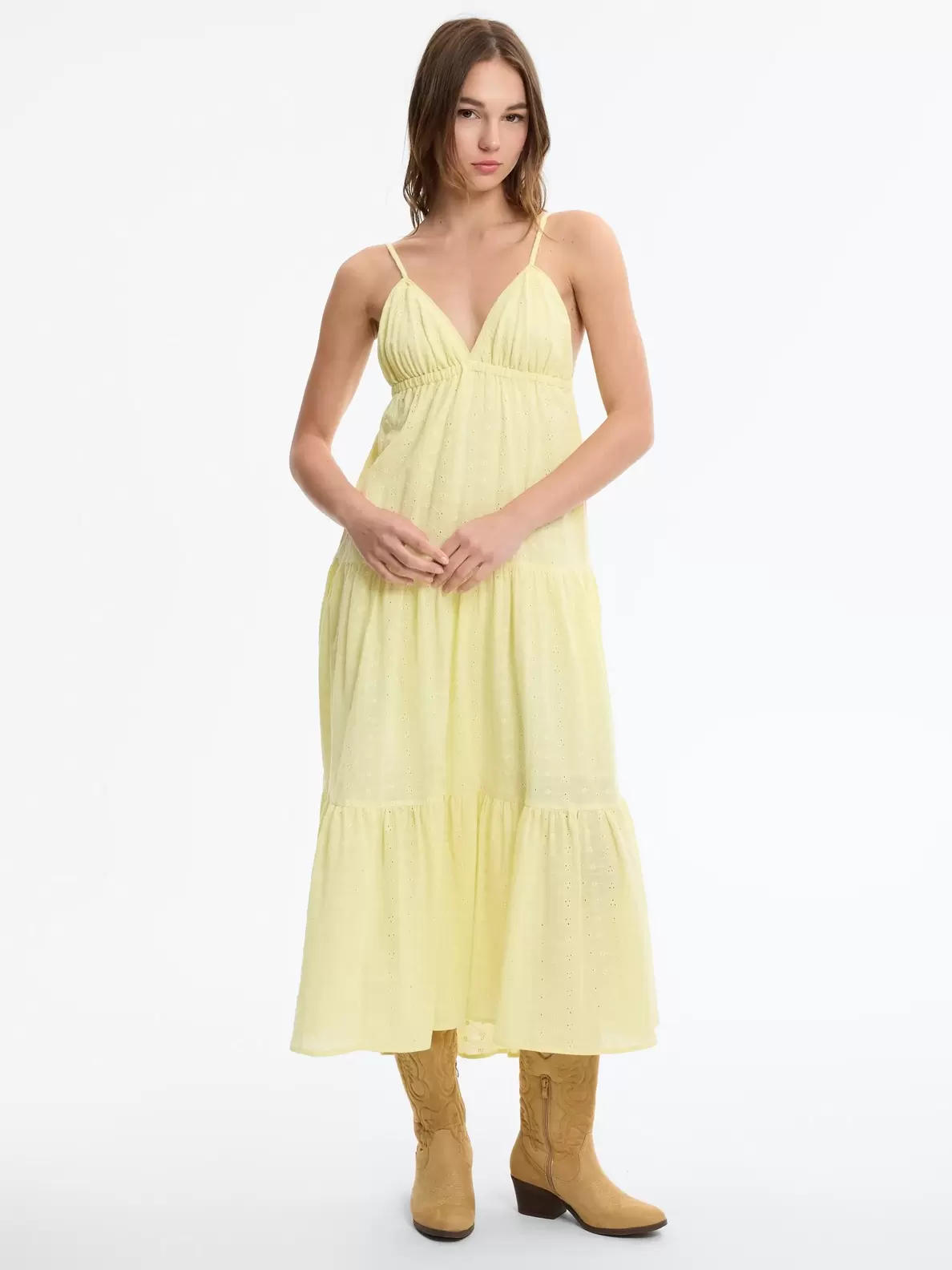 Vestido maxi bordado suizo...