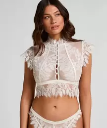 Amelia Bralette