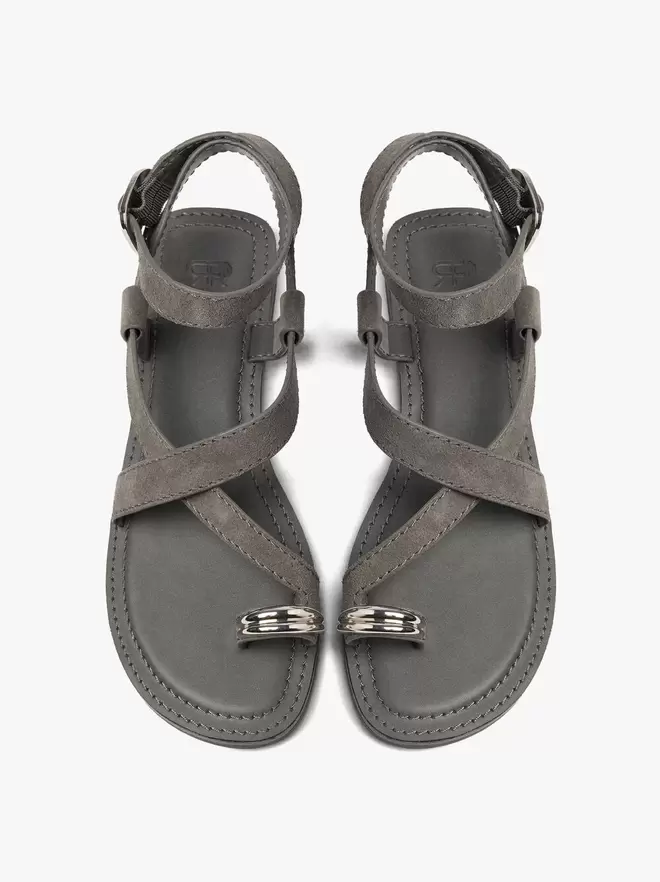 Sandalias de piel cruzadas detalle metálico