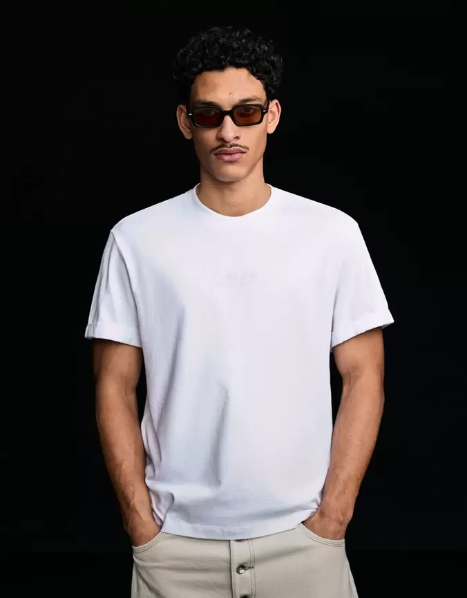 Camiseta manga corta roll up print