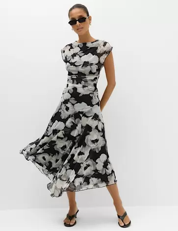 Vestido floral a la cintura midi fruncido de malla