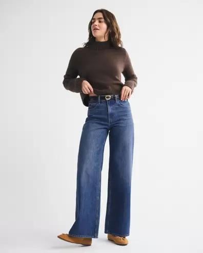 Jeans de tiro alto y pernera ancha
