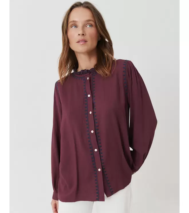CAMISA MAO BORDADOS