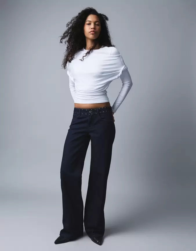 Jeans baggy tiro bajo tachas