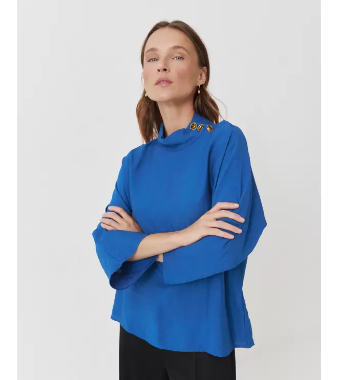 BLUSA CUELLO ALTO BOTONES