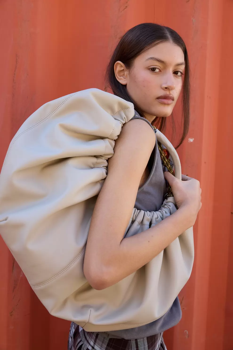 Bolso gris fruncido efecto piel - Bolor