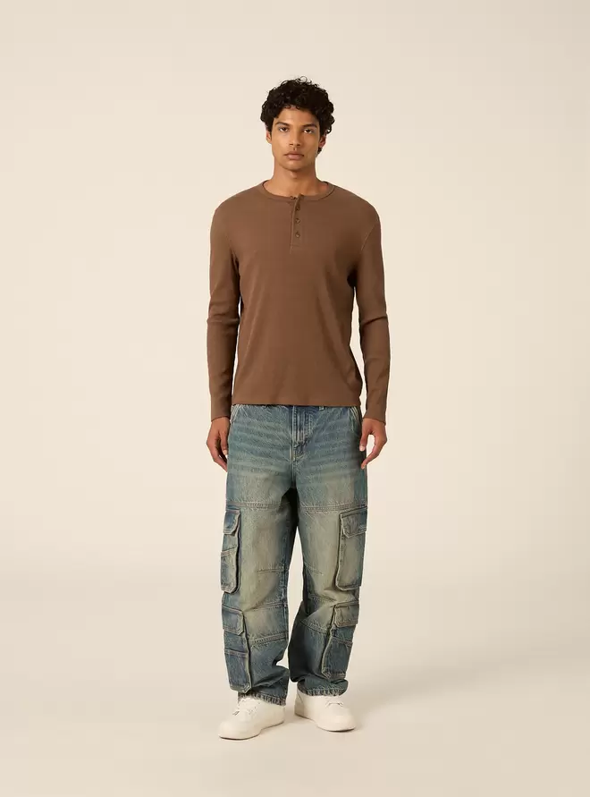 Camiseta henley de manga larga de punto acanalado