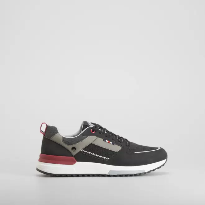 Zapatilla casual retrojogger negra NYC