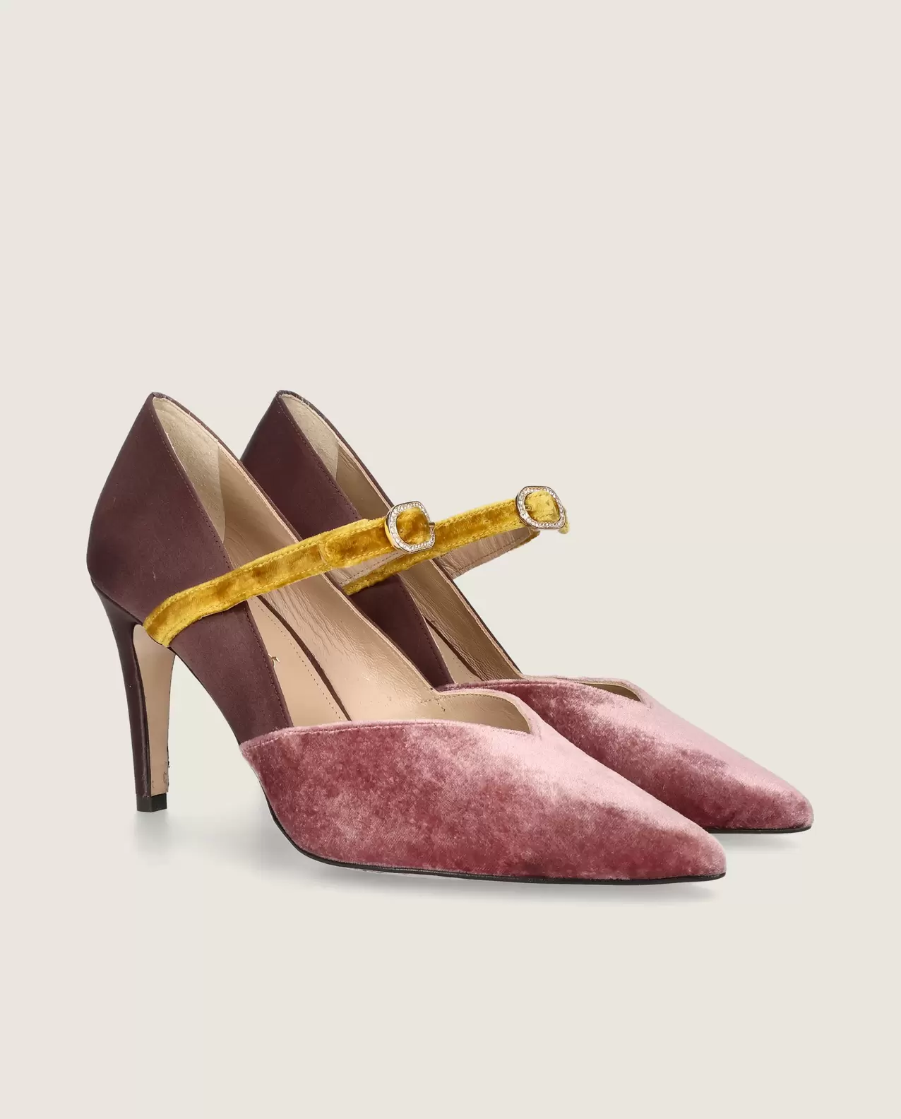 Alya pump in satin and velvet