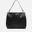 Bolso de hombro grande con detalles metálicos