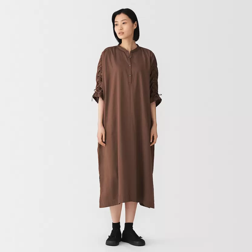 Vestido de satén de algodón con mangas fruncidas para mujer