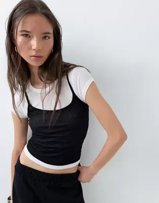 ASOS DESIGN - camiseta de manga corta con capa superpuesta tipo camisola en monocromo