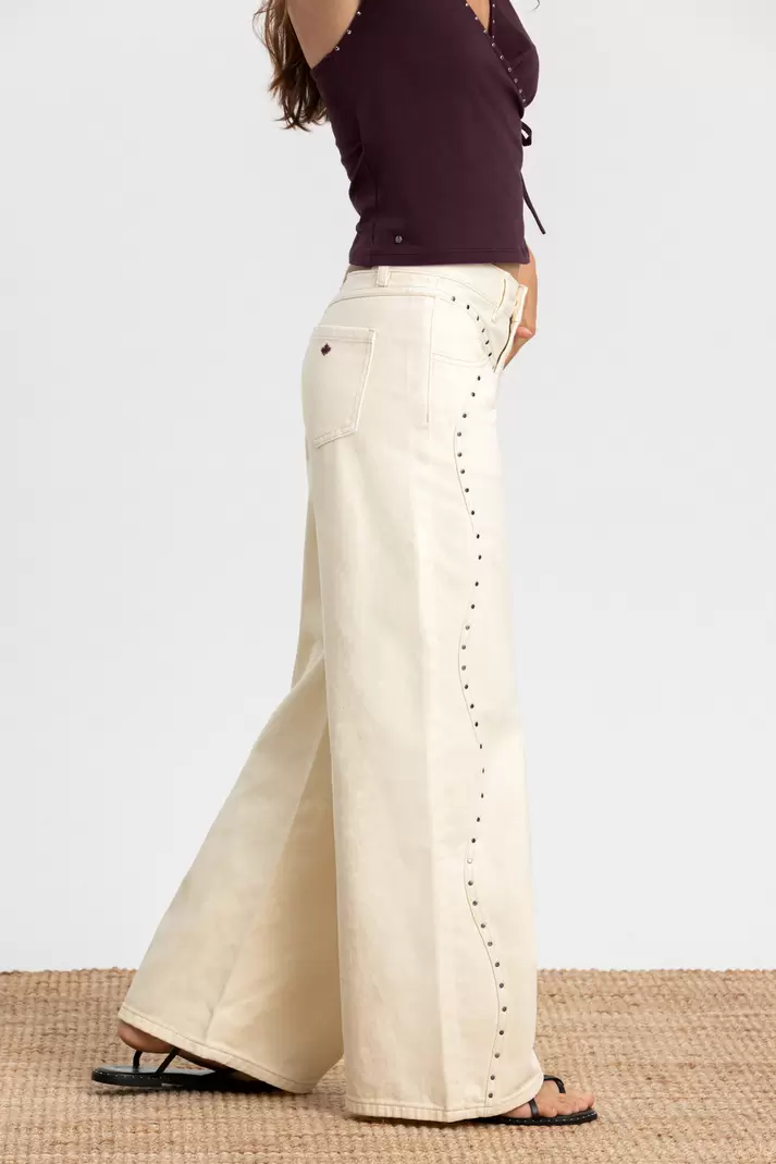 JEANS WAVES YOKE STUDS
