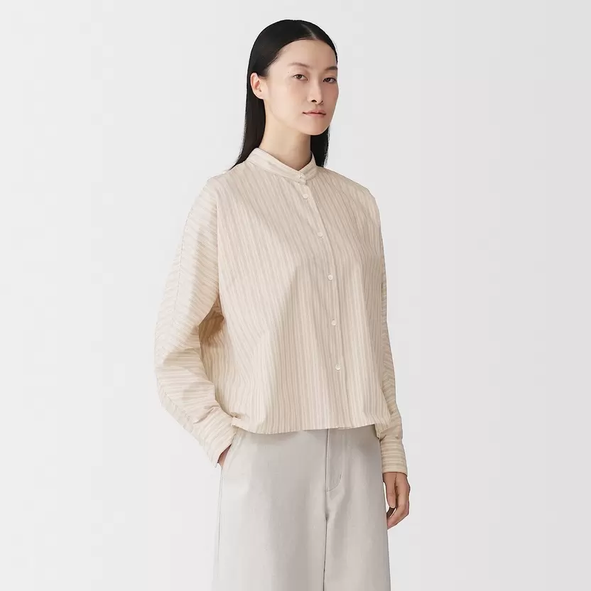 Camisa de popelín de algodón orgánico con cuello alto para mujer
