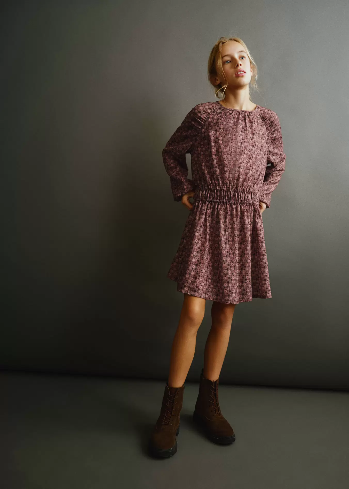 Vestido corto estampado floral textura