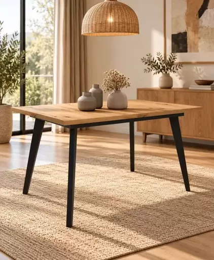Mesa extensible con patas metálicas inclinadas