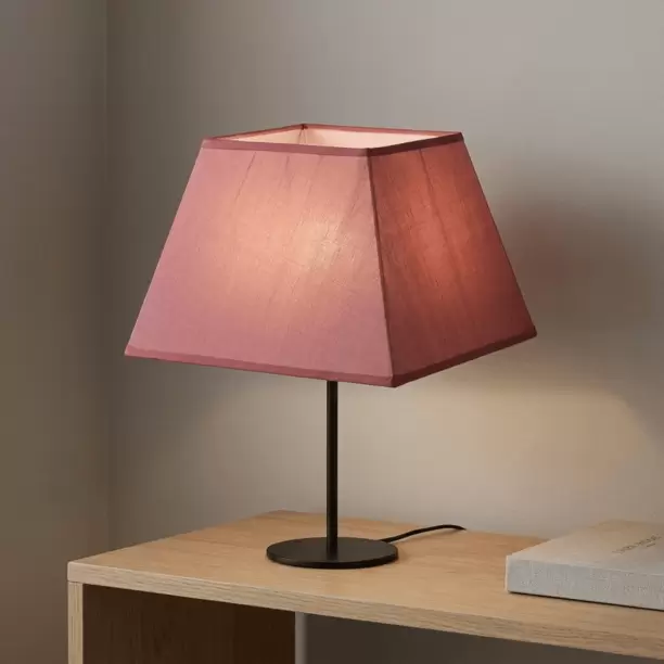 Lámpara de mesa cuadrada en seda roja