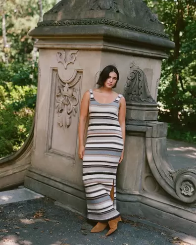 Vestido largo estilo suéter con cuello redondo y mezcla de lana merino