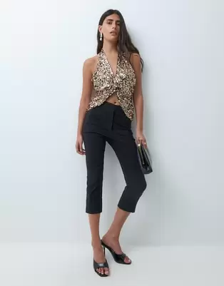 ASOS DESIGN top de lentejuelas con escote pronunciado en dorado