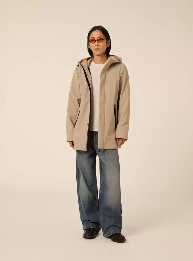 Parka tecnica softshell con capucha y cremallera
