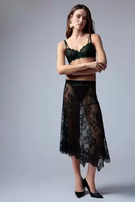 Falda Larga de Encaje