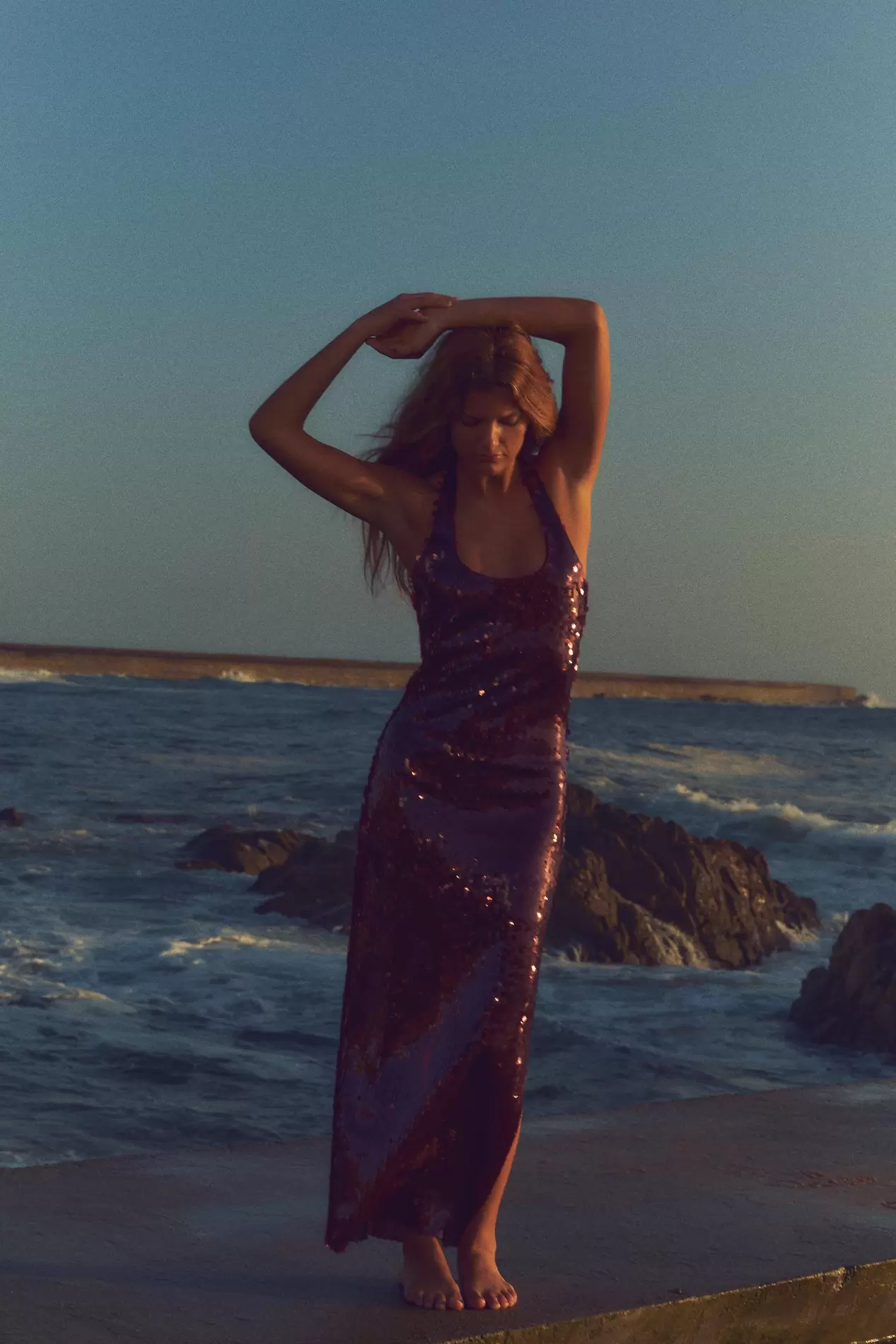 VESTIDO HALTER LENTEJUELAS