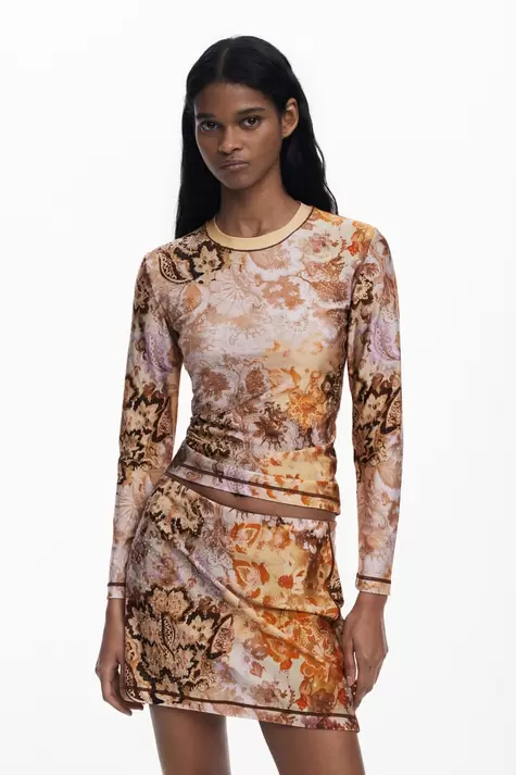 Camiseta romántica apliques